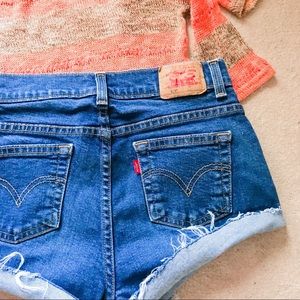 {Levi’s} Vintage High Waisted Distressed Shorts